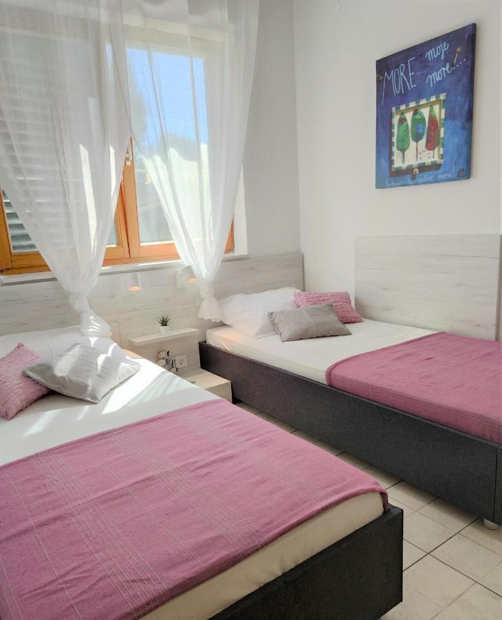 Apartments Riba Vis Kamer foto